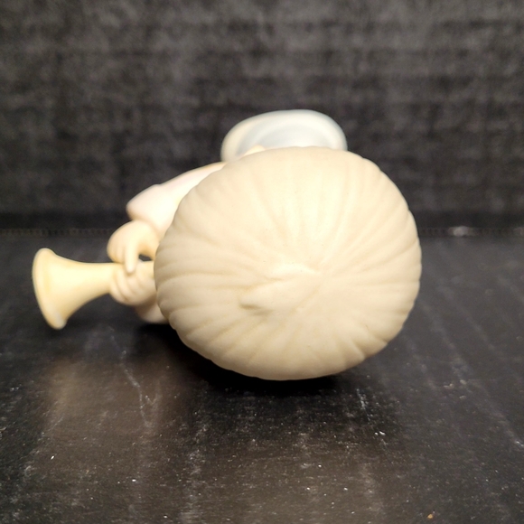 1984 Precious Moments 'He Is My Song' #12394 - Picture 13 of 15